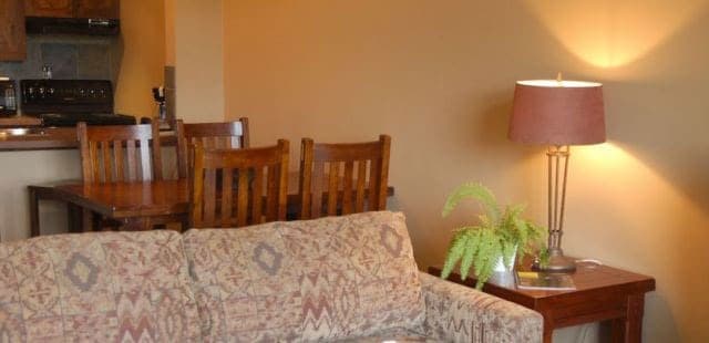 Glacier Mountaineer Lodge
