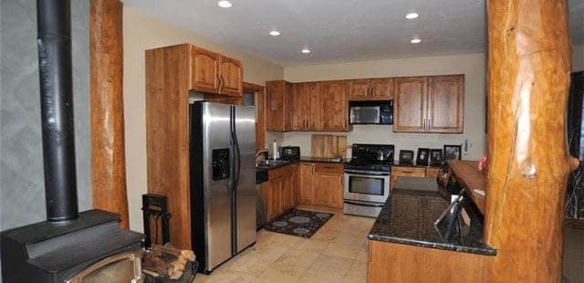 400 Whispering Pines