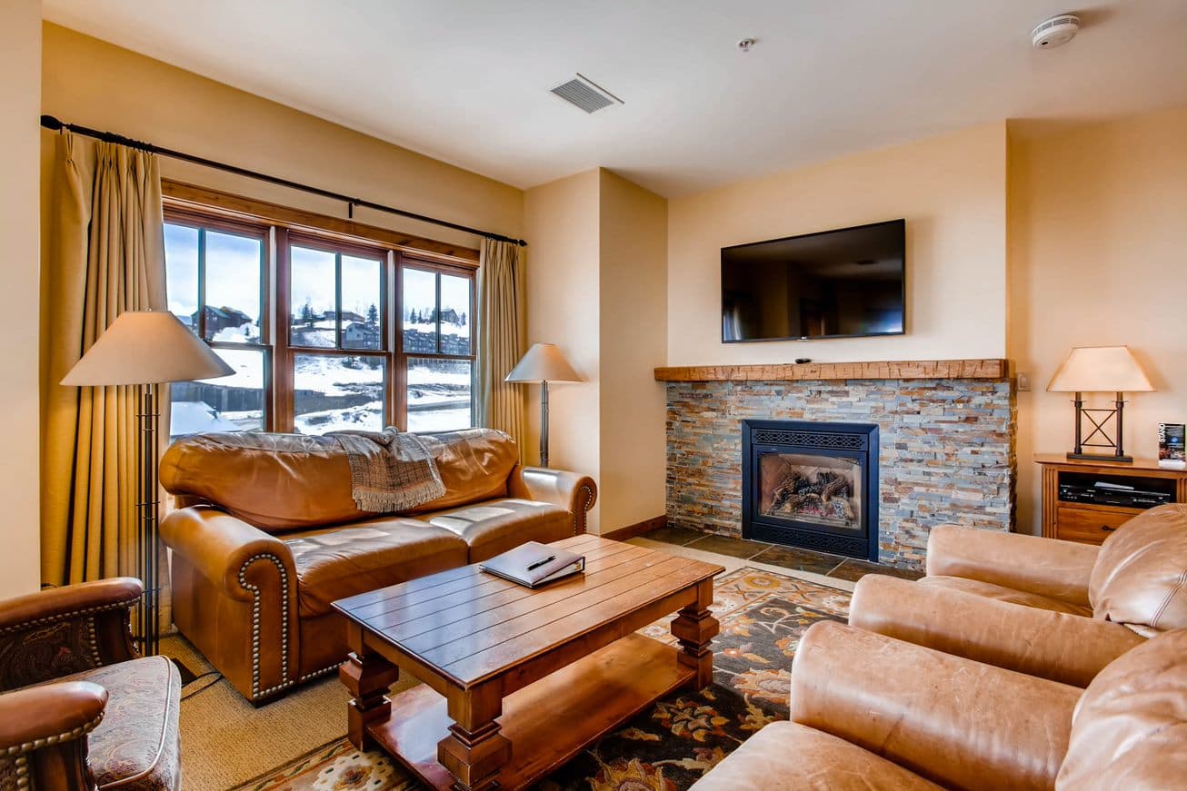 Lodge at Mountaineer Square