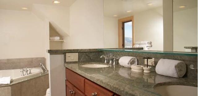 Snowmass Mountain