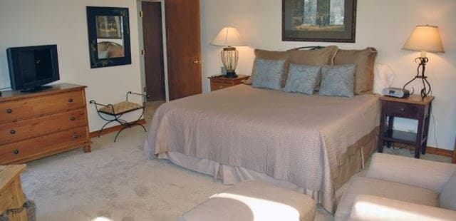 Centennial Lodge