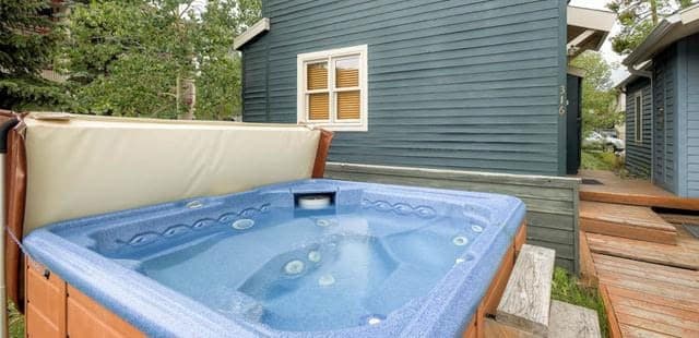 Apres Chalet
