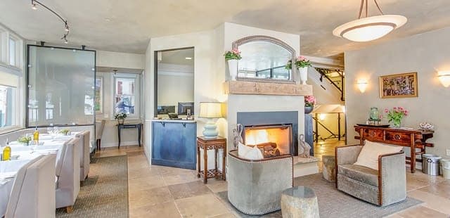Hotel Columbia