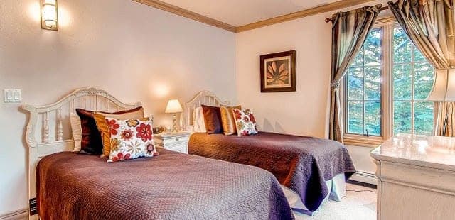 Royal Elk Villas