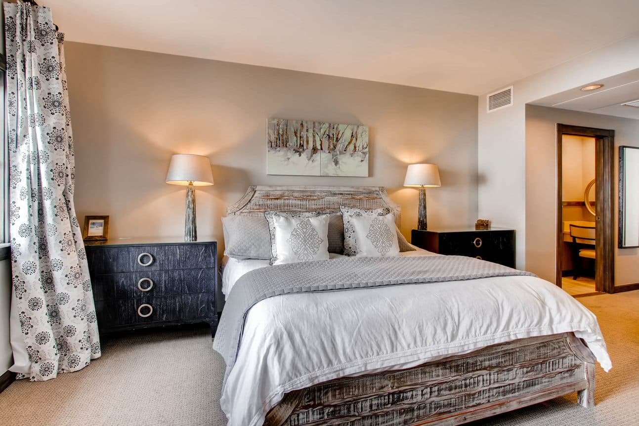Lodge at Mountaineer Square