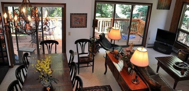 4484 Streamside