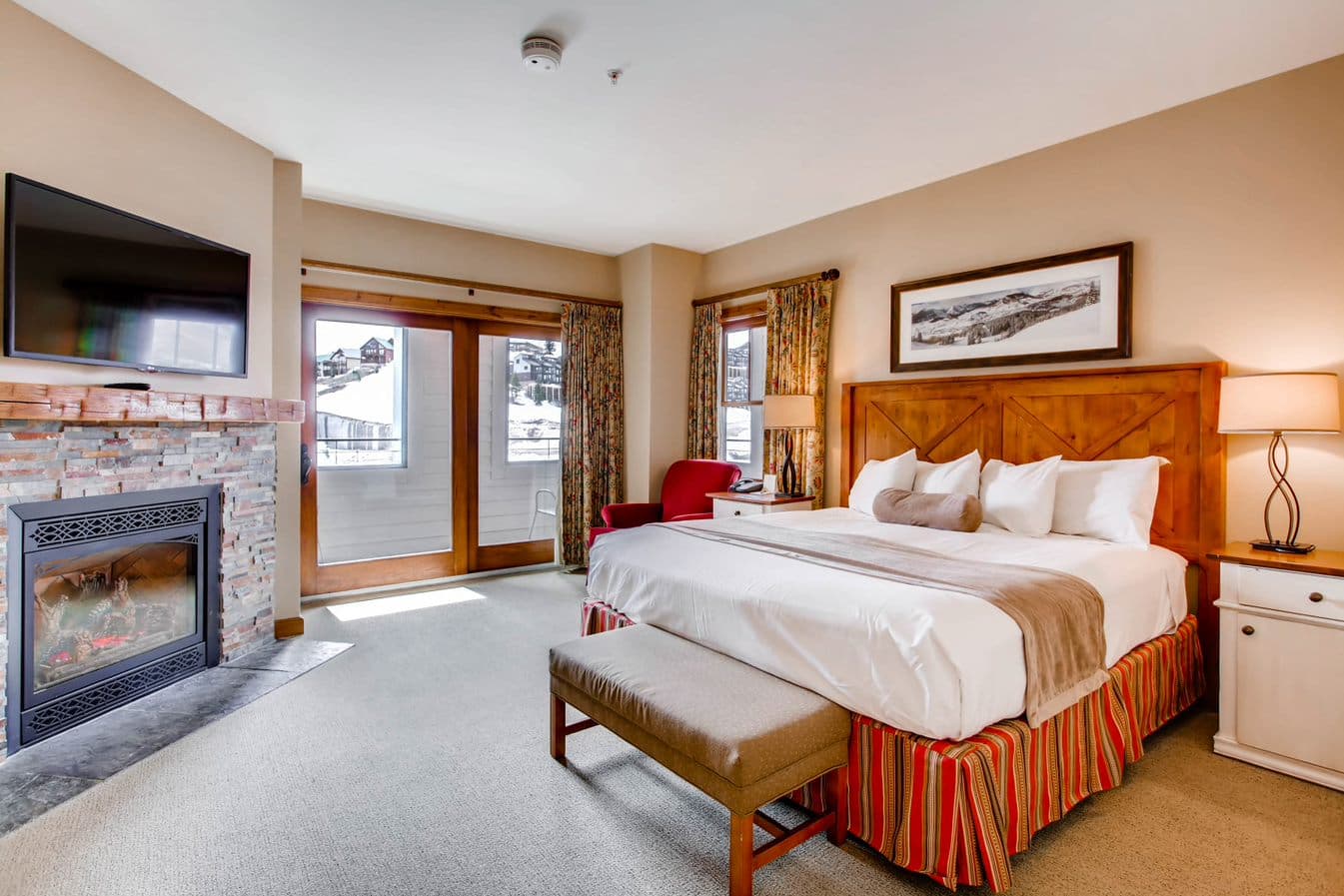 Lodge at Mountaineer Square