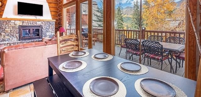Smuggler Cabin
