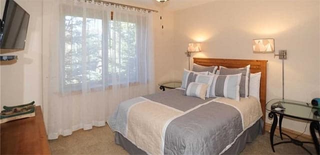 Ten Mile Suites