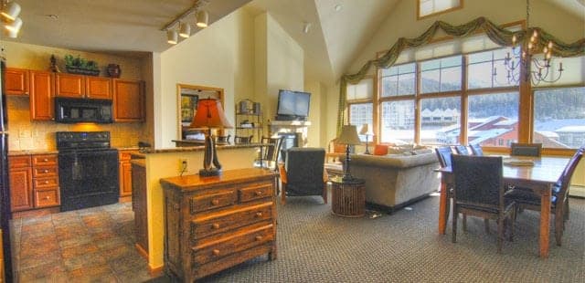 Zephyr Mountain Lodge