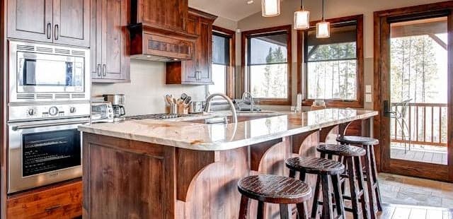 Cawha Outlook Chalet