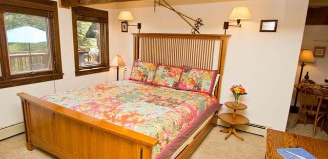 Manitou Lodge