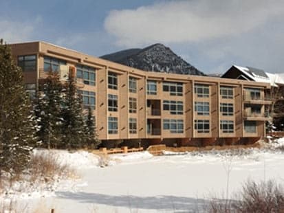 River Bank Lodge
