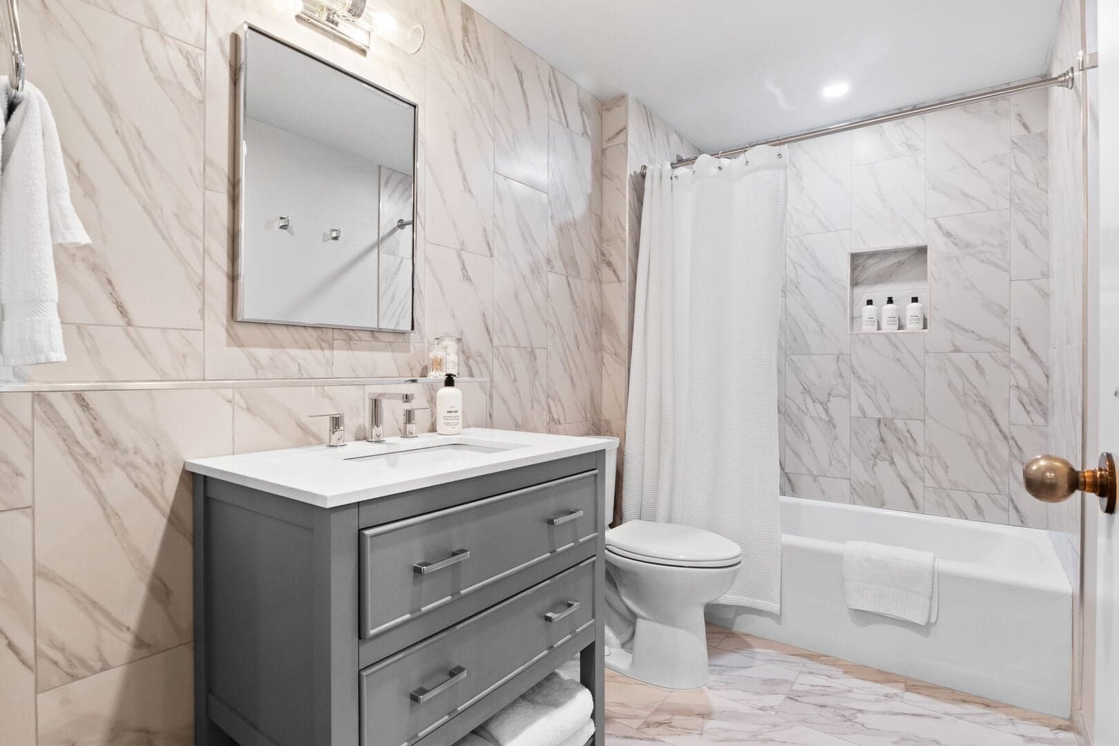 Queen Room Attached Full Bath