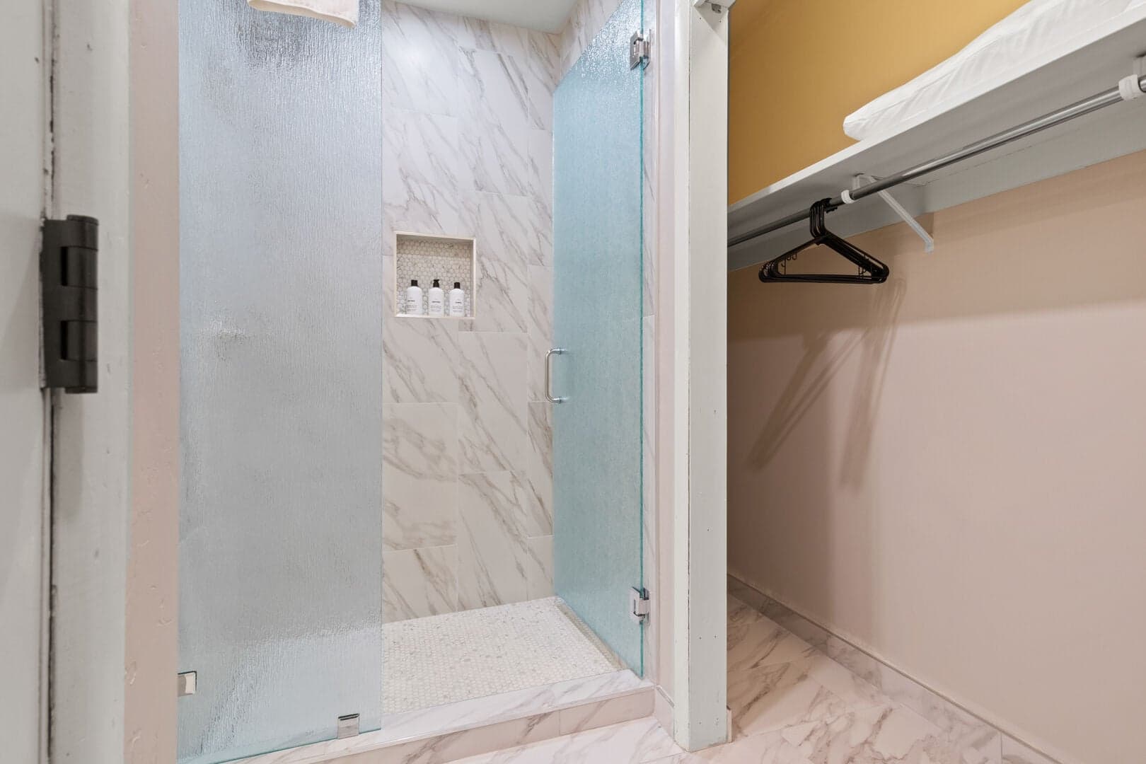 Bunk Room Attached Bath--2 Showers
