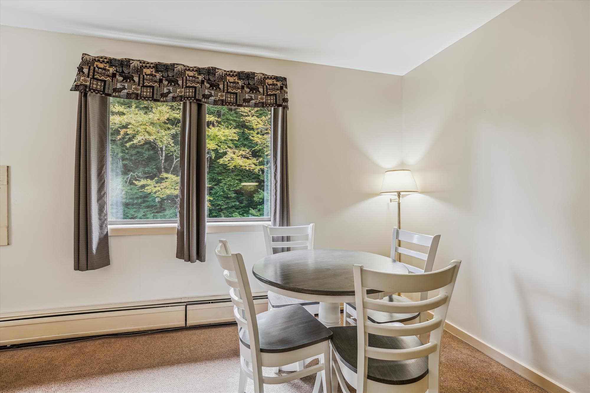 Well light dining area