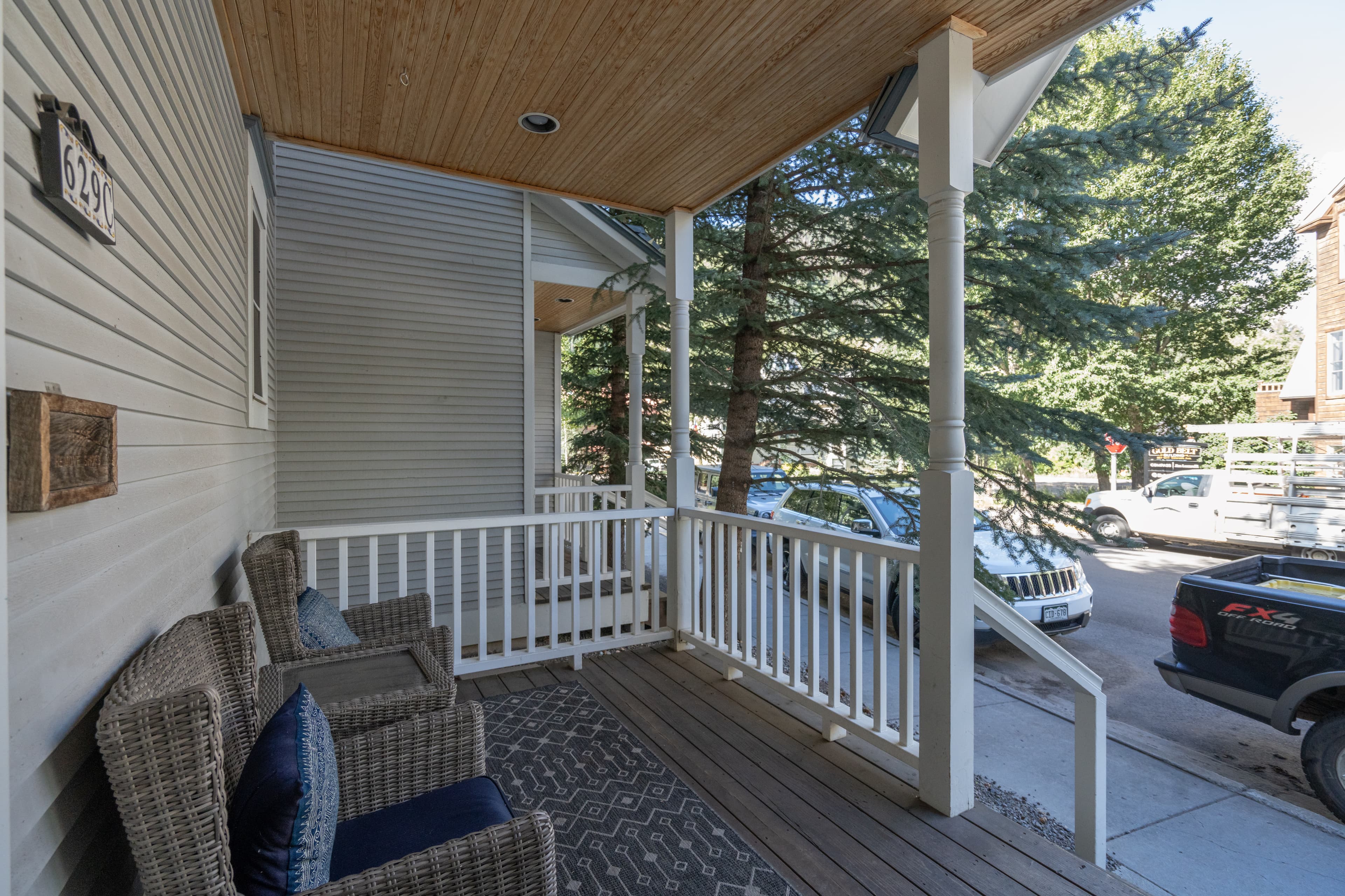 Lovely front porch for people watching.