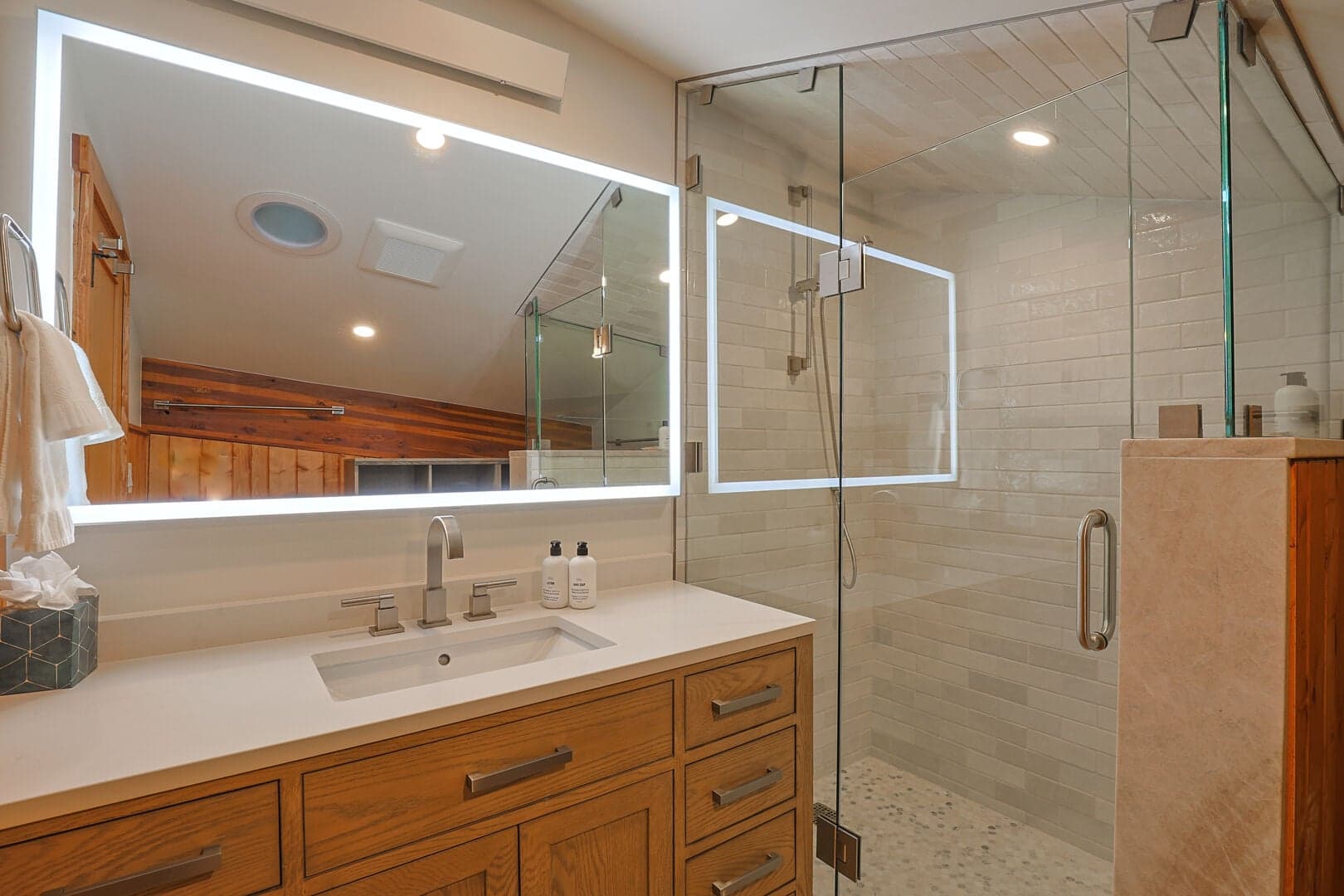 Queen Full Bathroom
