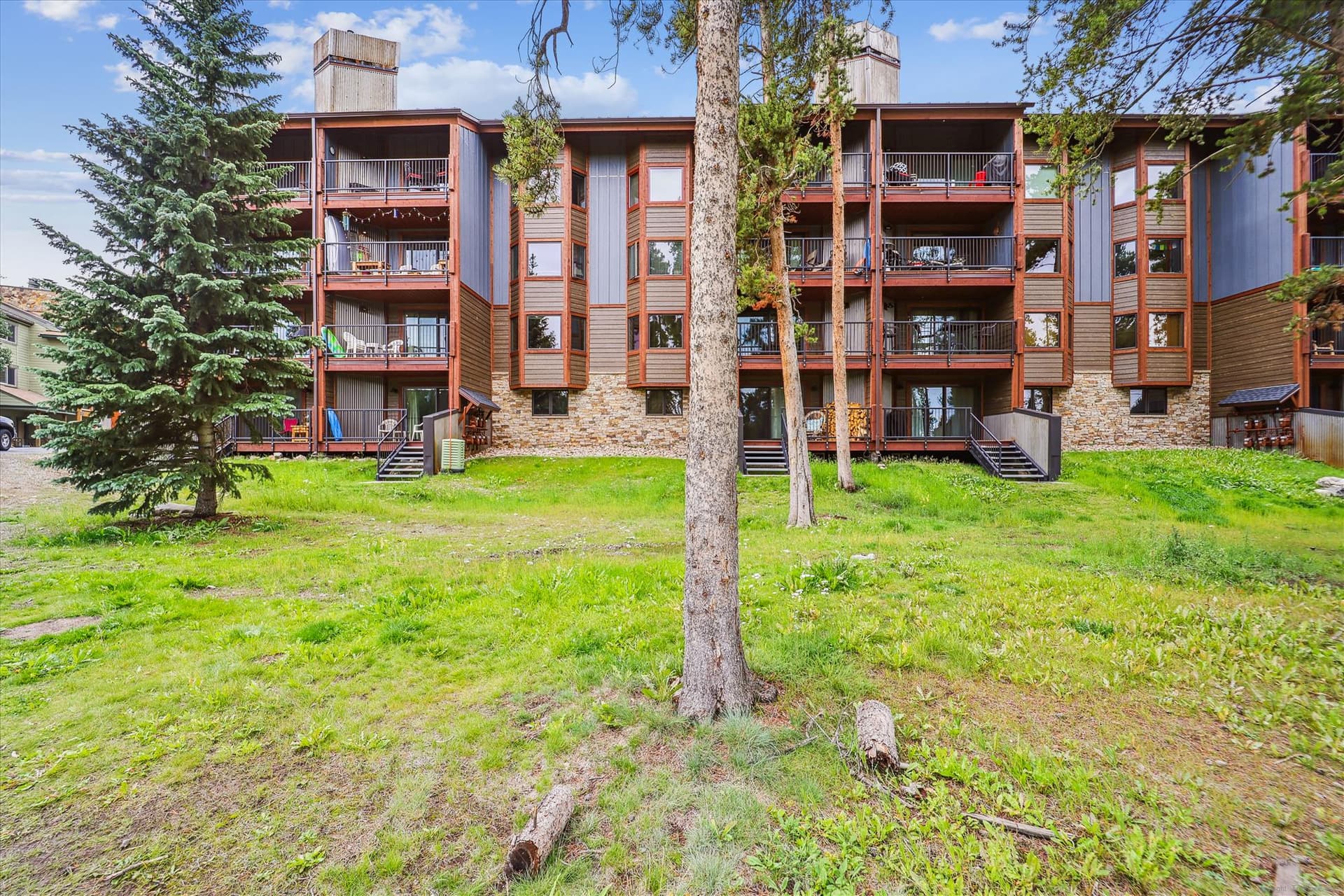 Exterior, Atrium 003, Breckenridge Vacation Rental