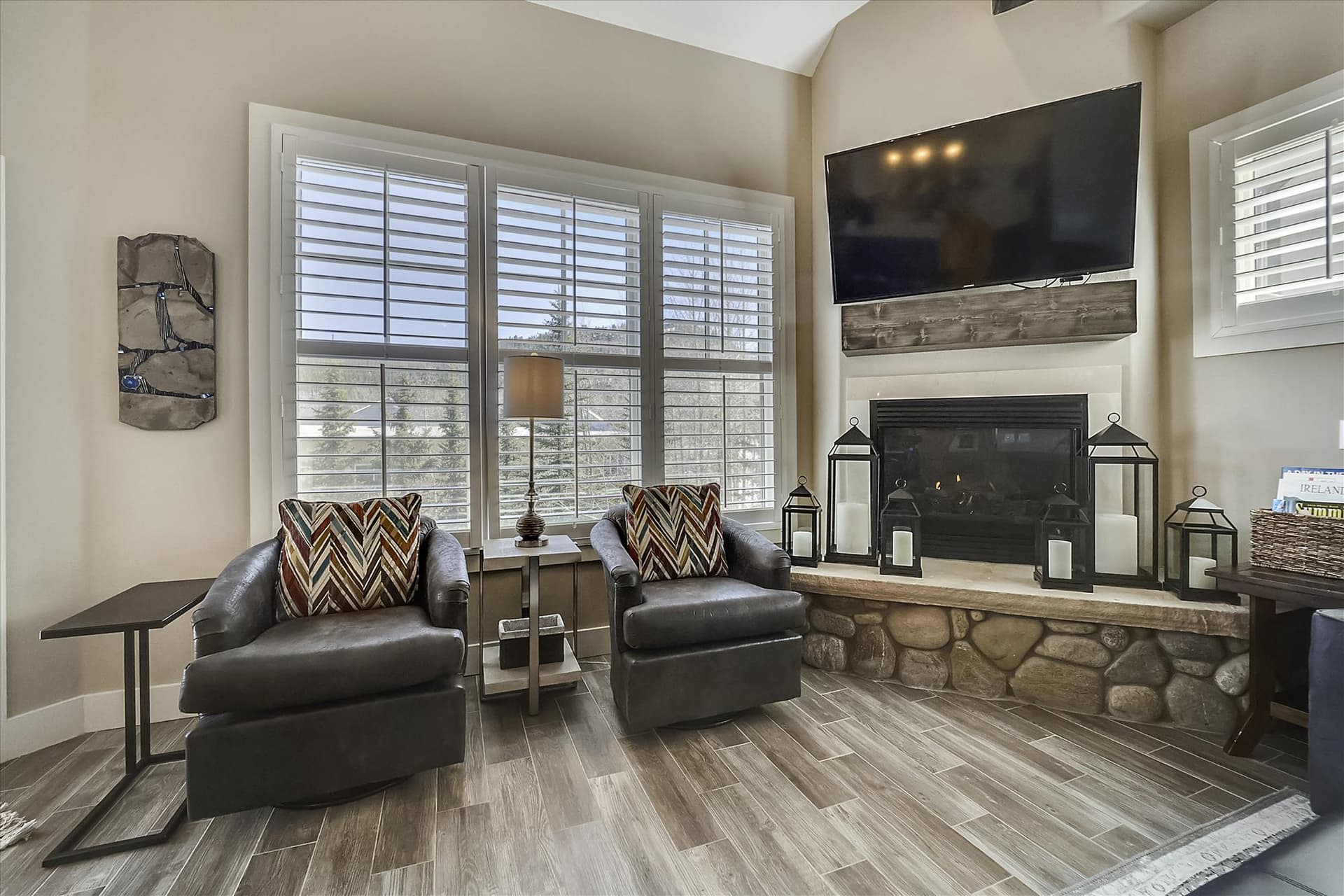 Living Room - Corral 306E - Breckenridge Vacation Rental