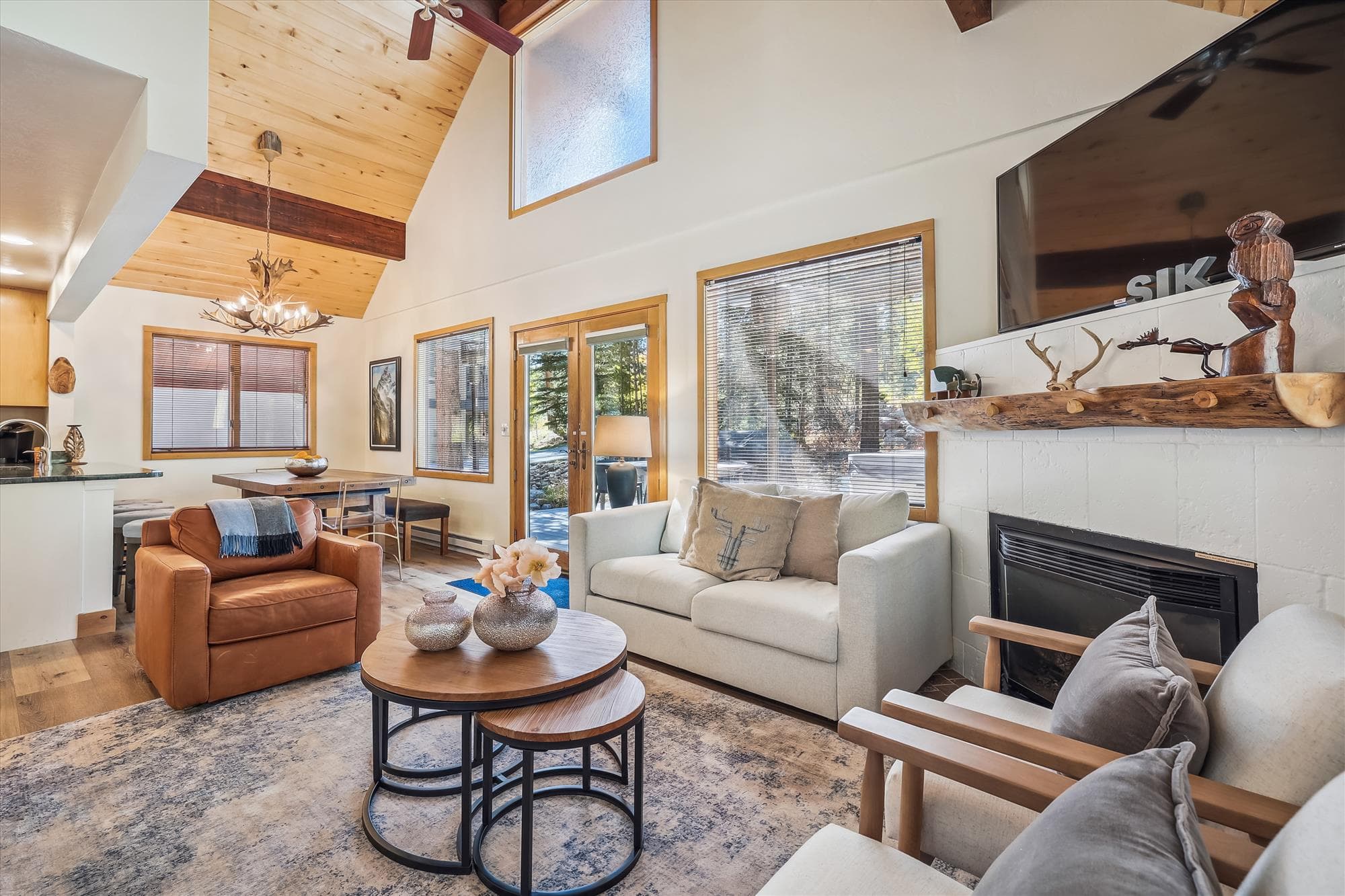Living area - Freeride Haus - Breckenridge Vacation Rental