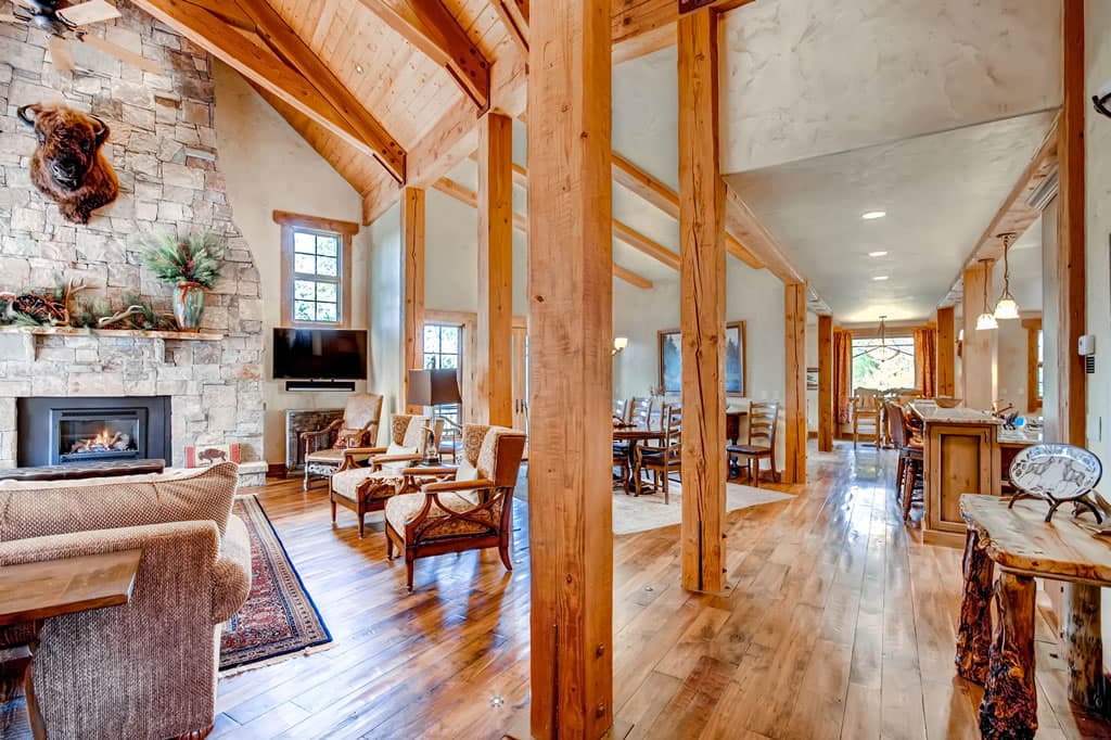 Living Area - Hatari Lodge - Breckenridge Vacation Rental