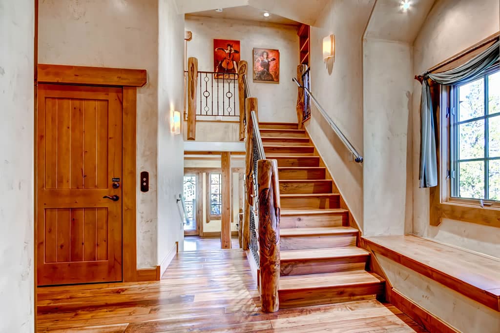 Entry - Hatari Lodge - Breckenridge Vacation Rental