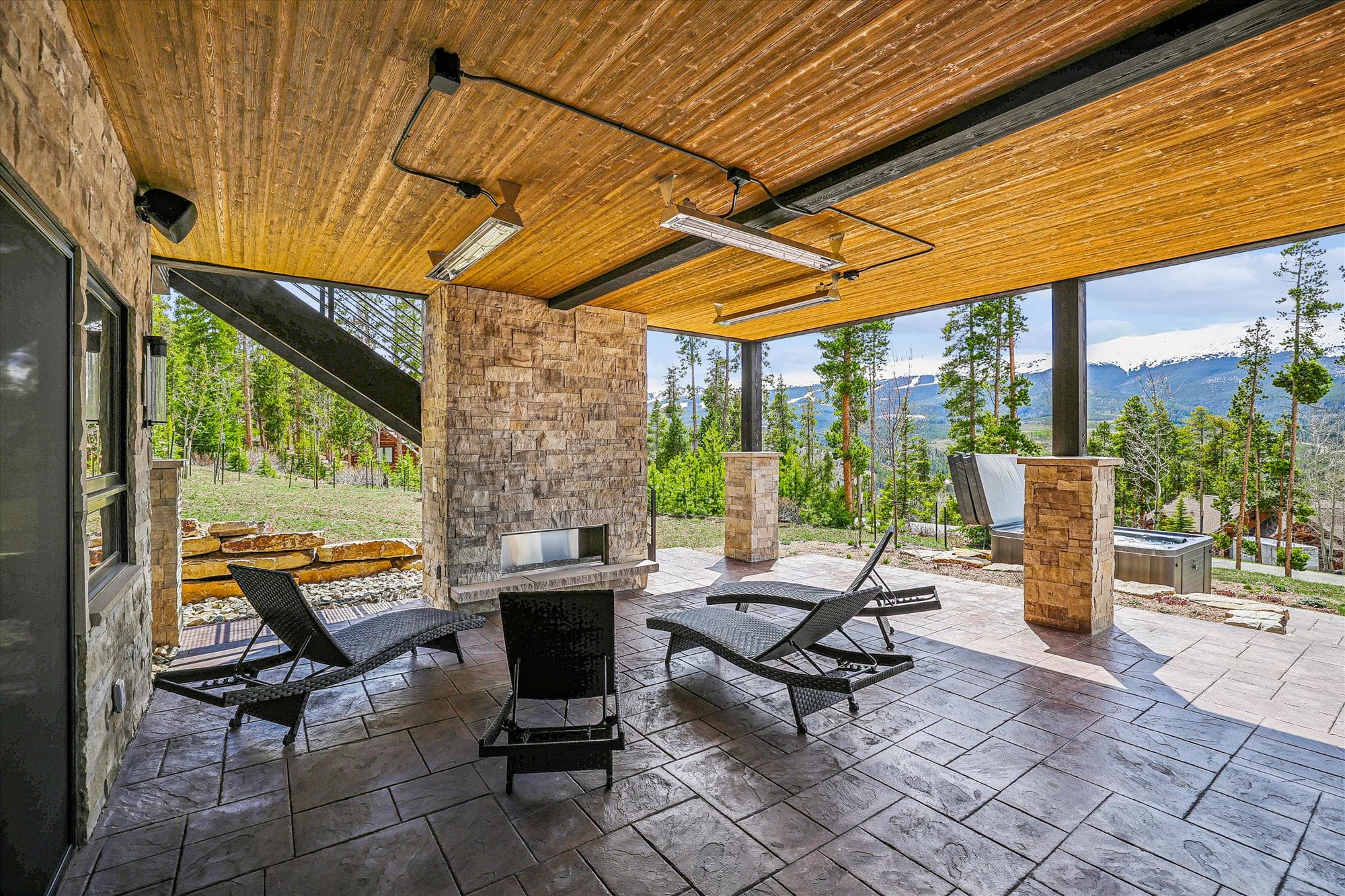 Exterior, The Crowne Summit, Breckenridge Vacation Rental