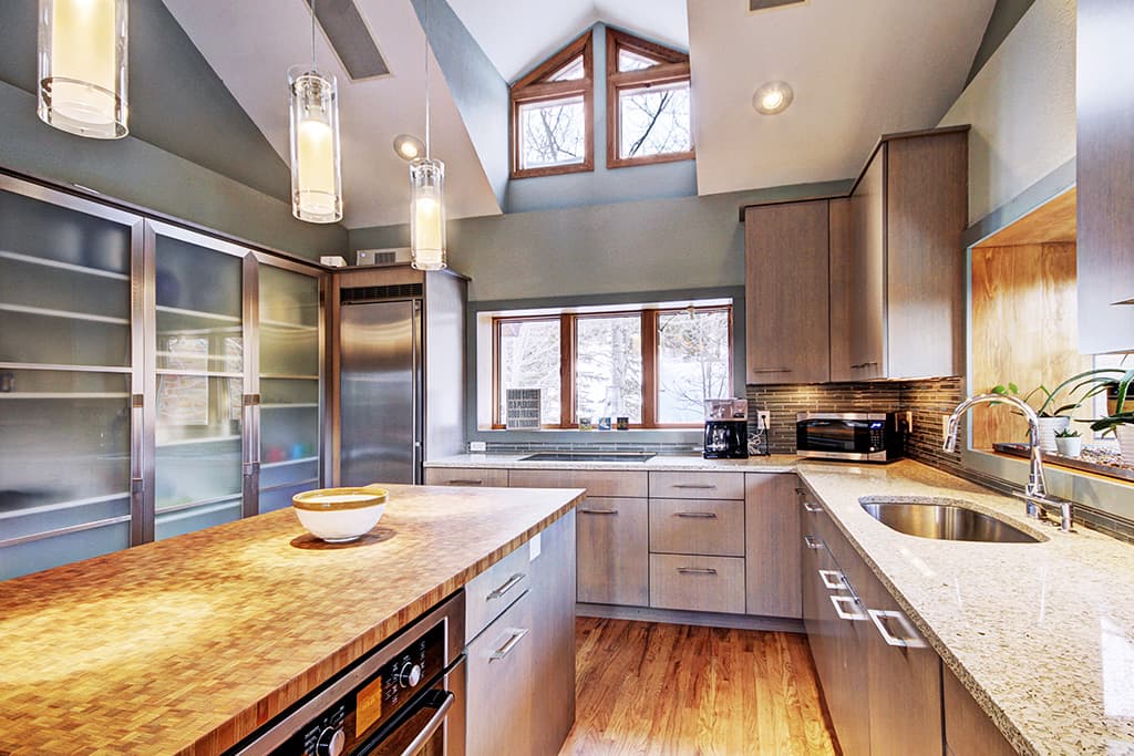 Small appliances include a 12 cup coffee maker, toaster and slow cooker - 10 Southface -Breckenridge Vacation Rental