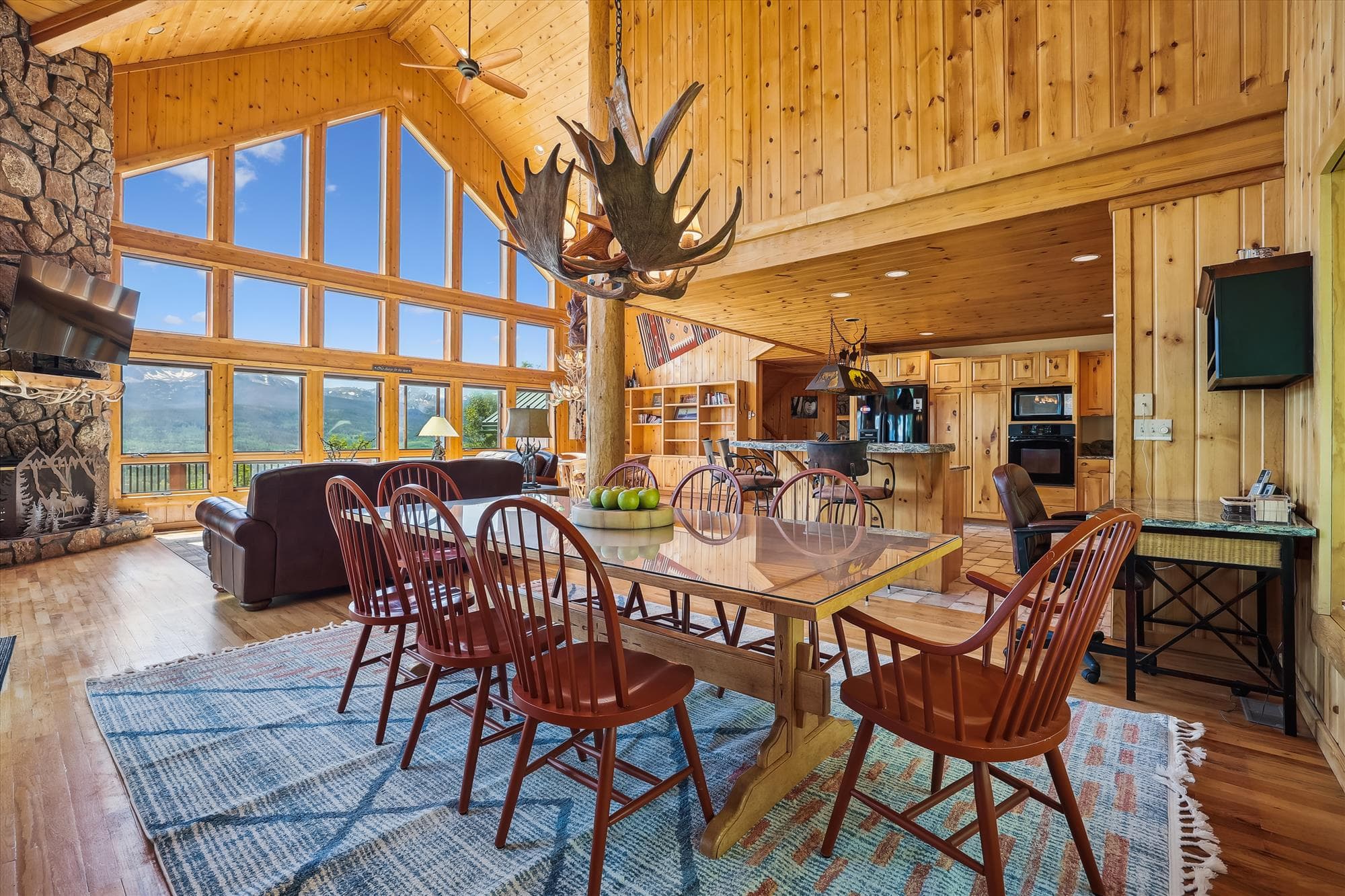 Dining Area - Hamilton Creek Cabin - Silverthorne Vacation Rental