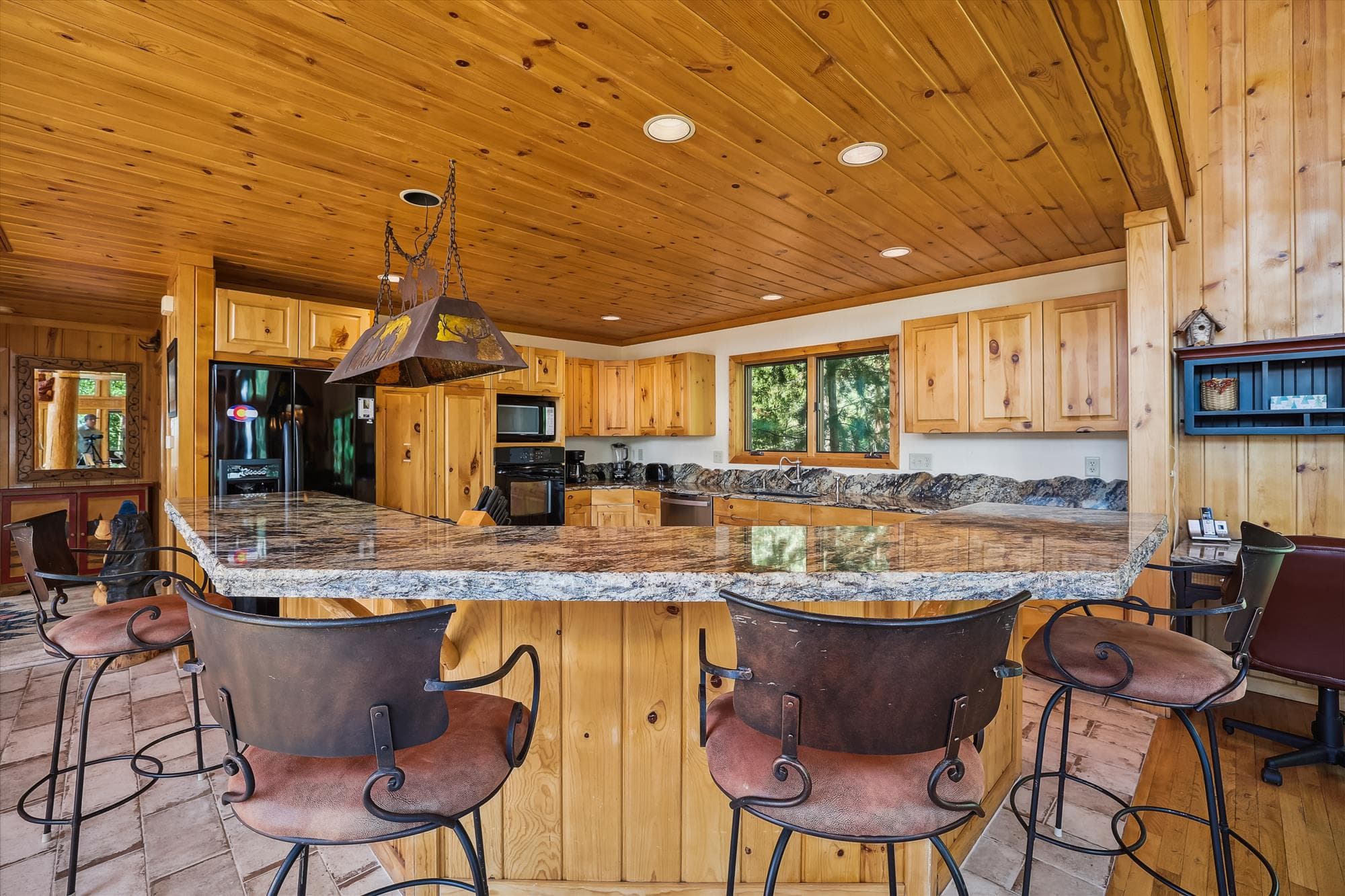 Kitchen - Hamilton Creek Cabin - Silverthorne Vacation Rental