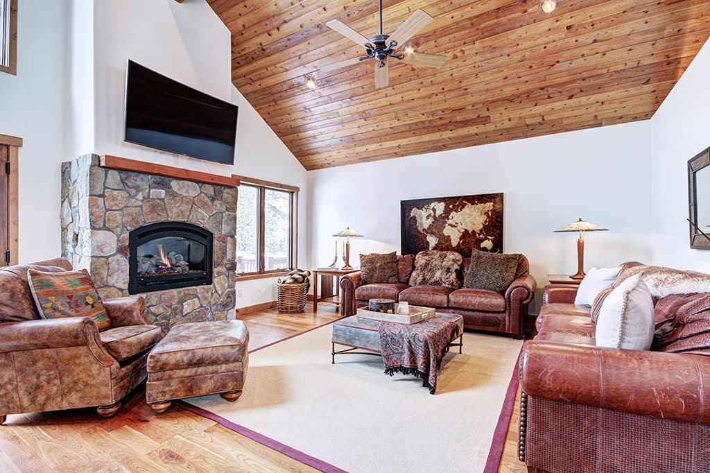 Living Area - Pine Needle Lodge - Breckenridge Vacation Rental