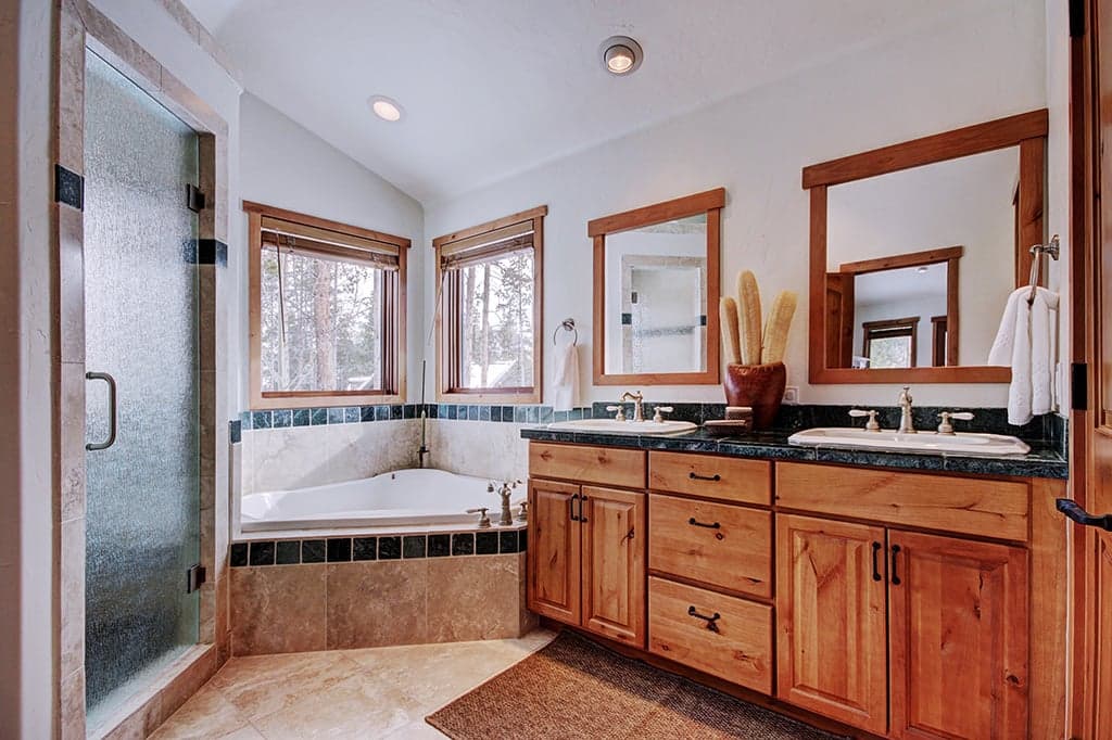 Bathroom - Pine Needle Lodge - Breckenridge Vacation Rental