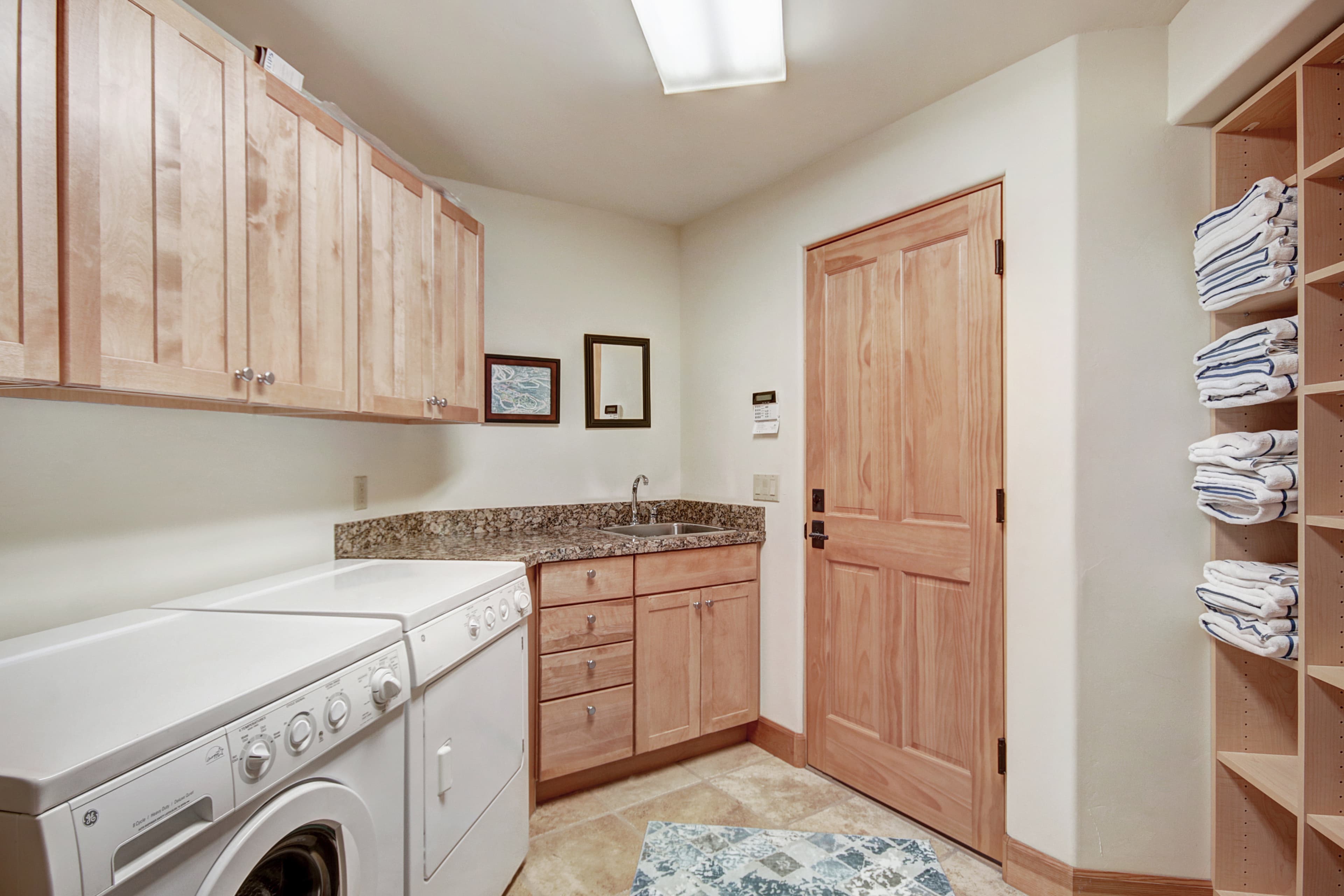Laundry - Lookout on Christie Lane - Breckenridge Vacation Rental