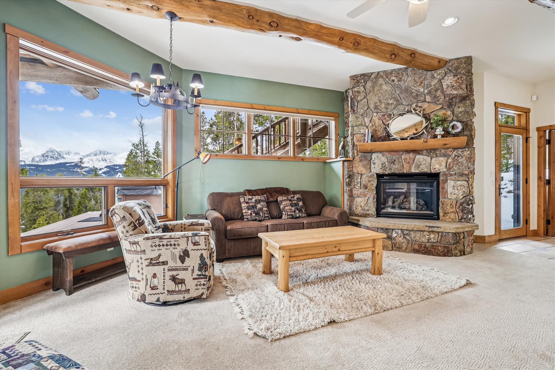 Living Area - Dunkin Hill Lodge - Breckenridge Vacation Rental