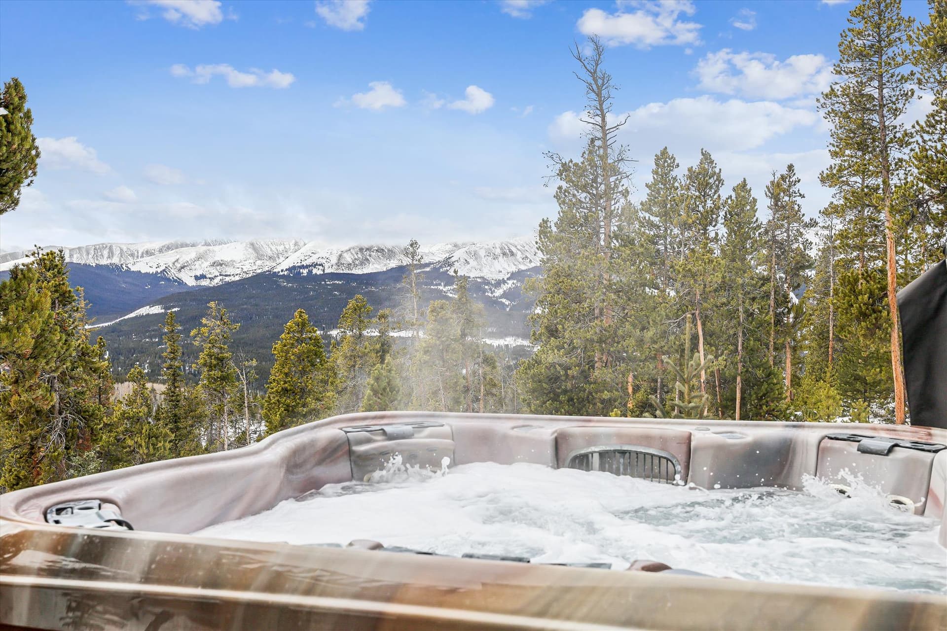 Hot Tub - Dunkin Hill Lodge - Breckenridge Vacation Rental