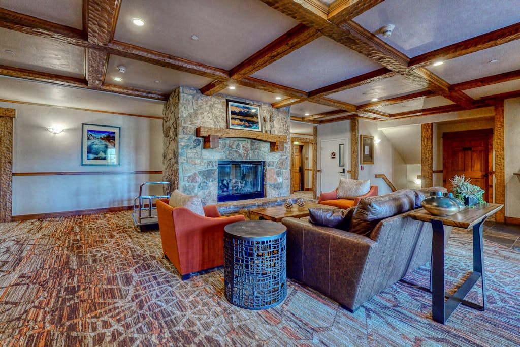 EagleRidge Lodge