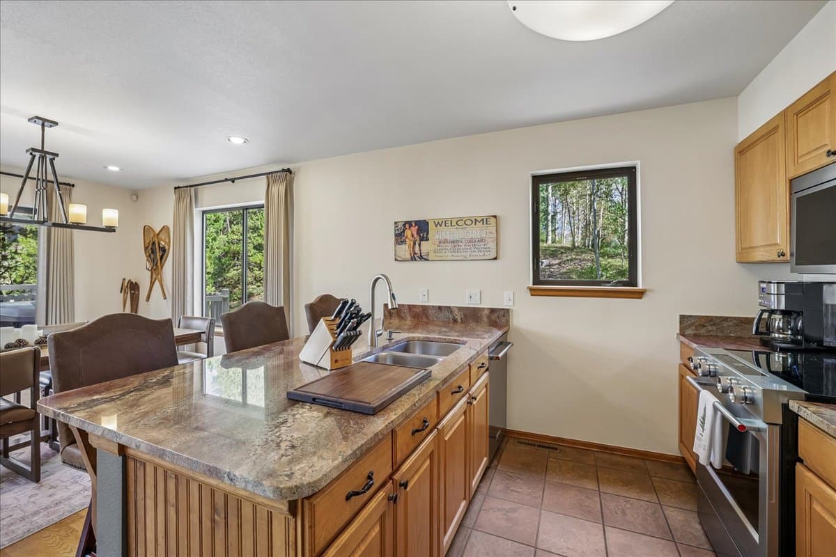 Kitchen - Powder and Pines - Breckenridge 30+ Night Rental