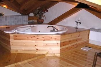 Jetted Tub