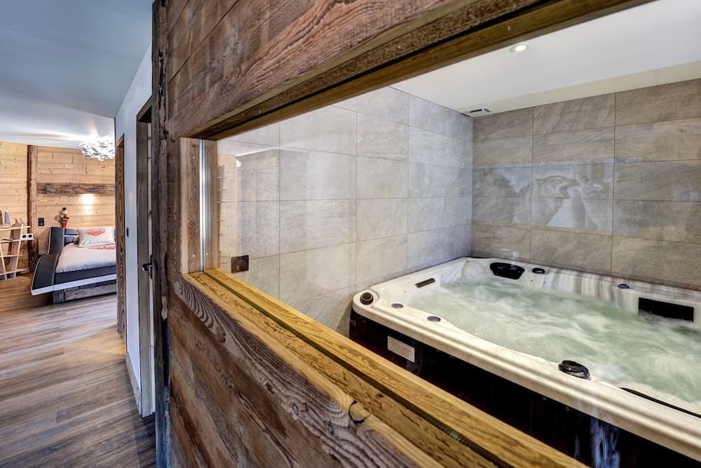 Jetted Tub