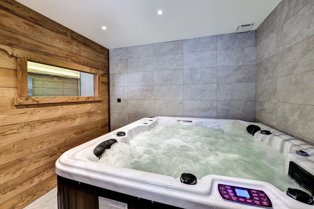 Jetted Tub