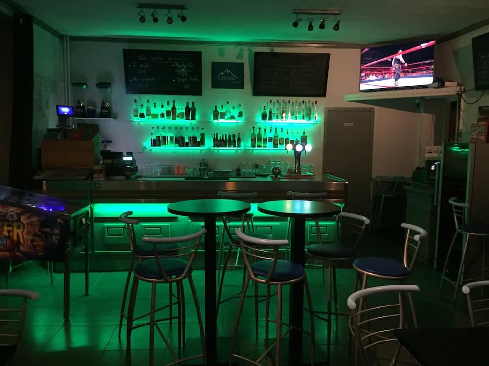 Bar