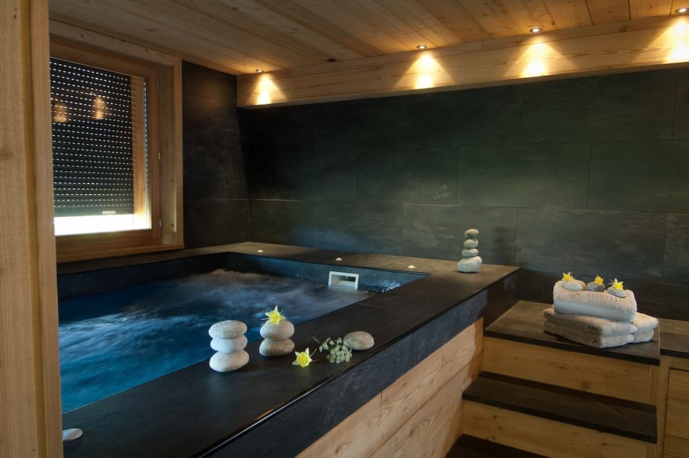 Jetted Tub