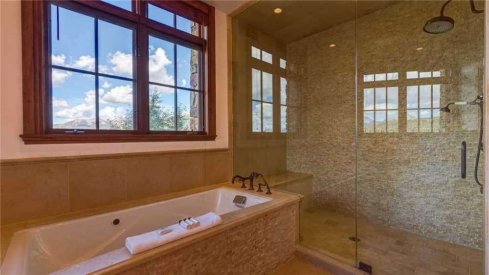 Jetted Tub
