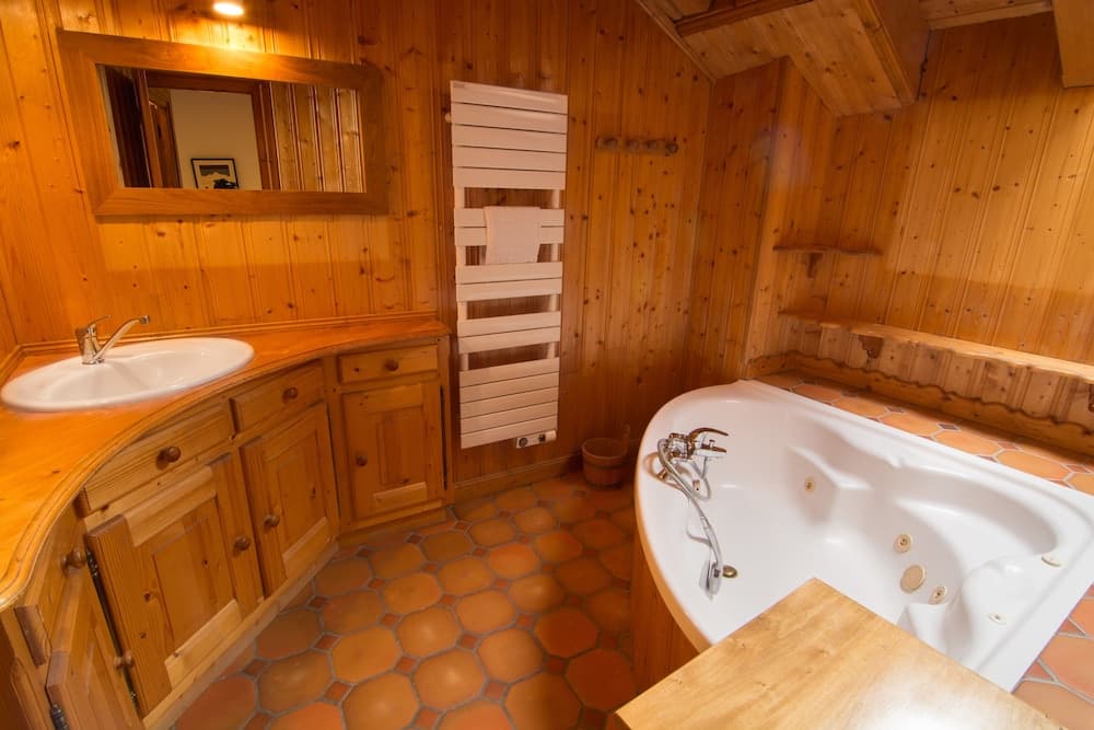 Jetted Tub