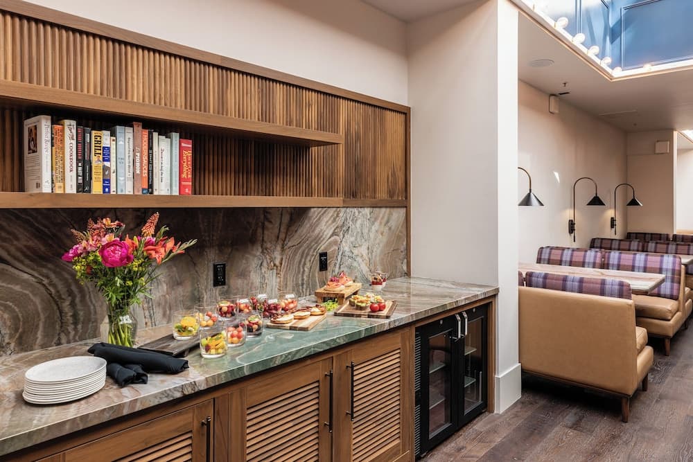 Breakfast area
