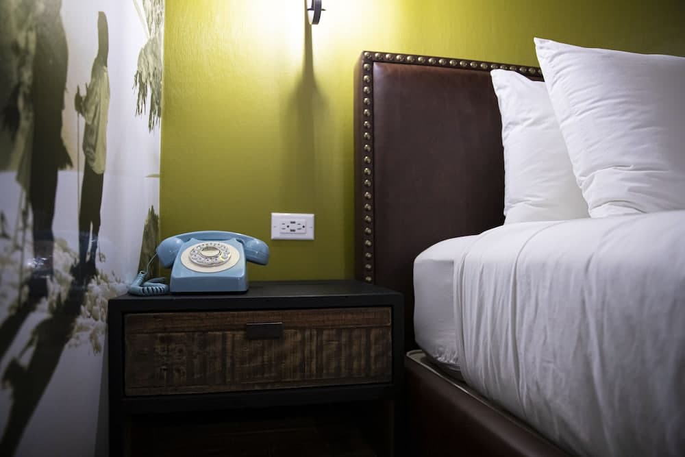 Room amenity