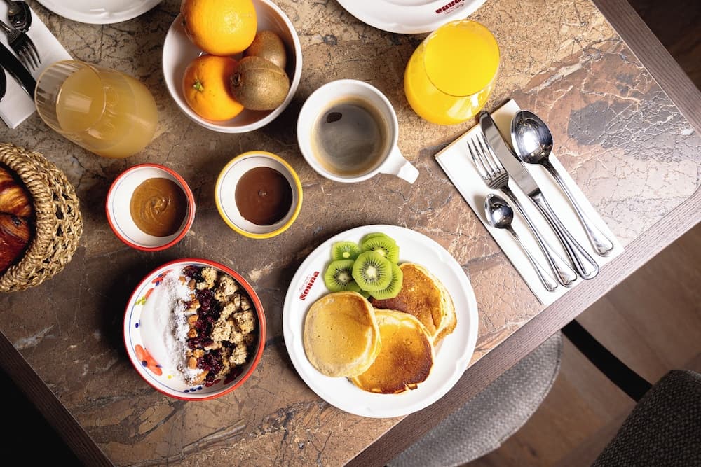 Breakfast buffet