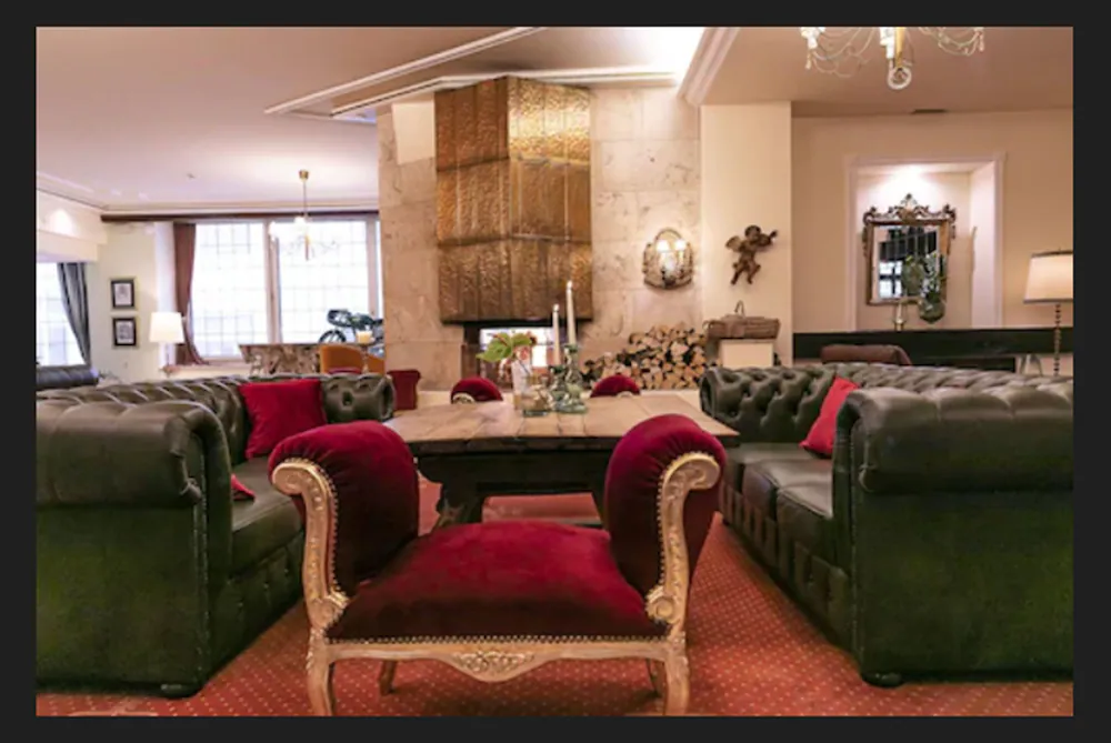 Lobby lounge