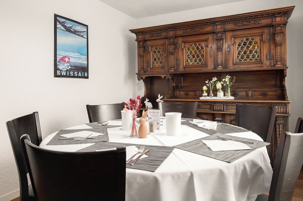 Breakfast area